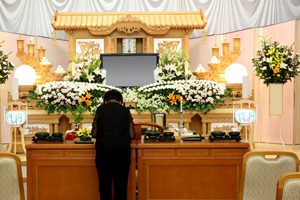 神道やキリスト教のお葬式って？　宗教による葬儀の違い